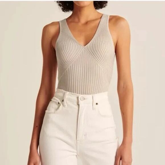 Abercrombie Elevated Ribbed Knit V-Neck Thong Bodysuit Beige XS Cozy Fall Layer - Picture 1 of 4